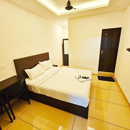 Apsara Residency Hotel Perintalmanna Buitenkant foto