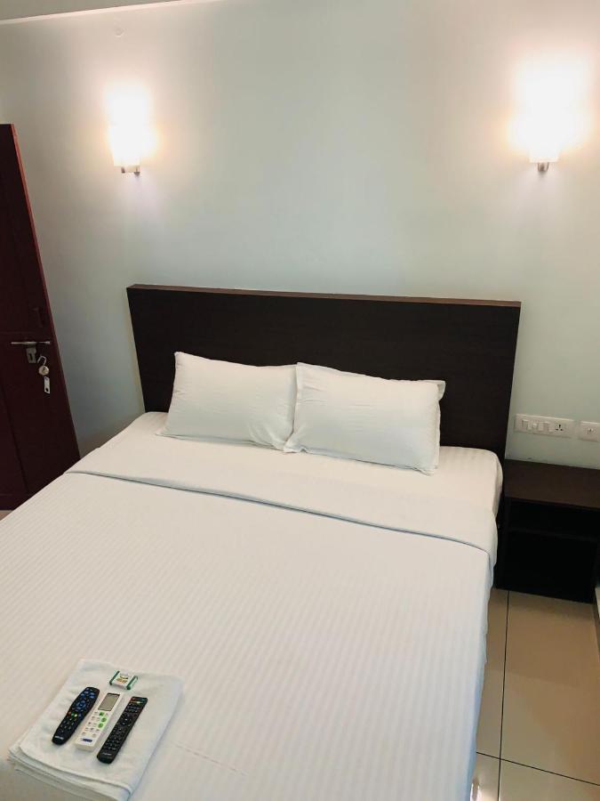 Apsara Residency Hotel Perintalmanna Buitenkant foto