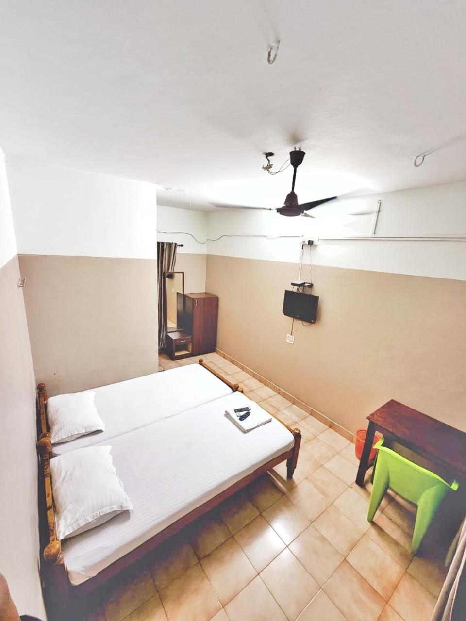Apsara Residency Hotel Perintalmanna Buitenkant foto