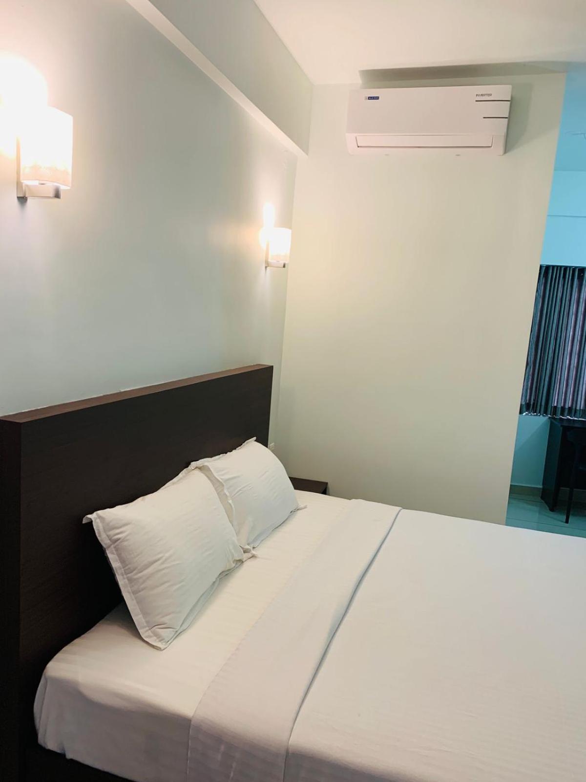 Apsara Residency Hotel Perintalmanna Buitenkant foto