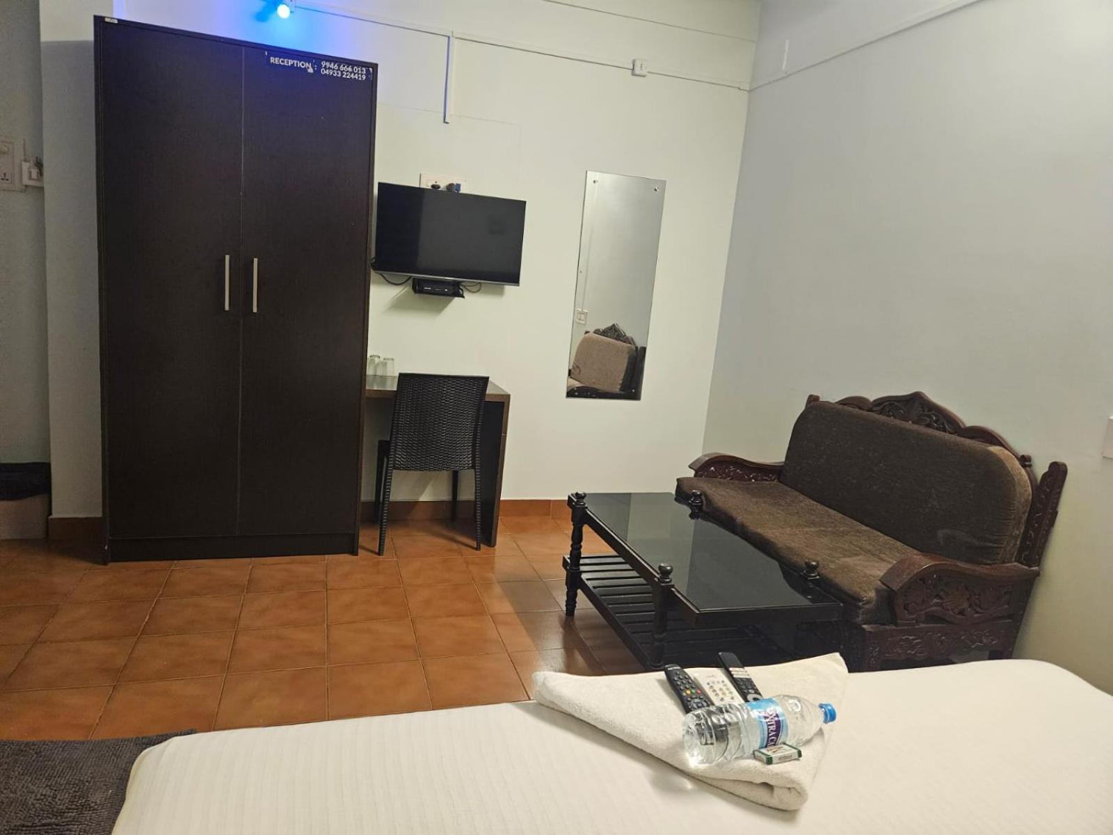 Apsara Residency Hotel Perintalmanna Buitenkant foto
