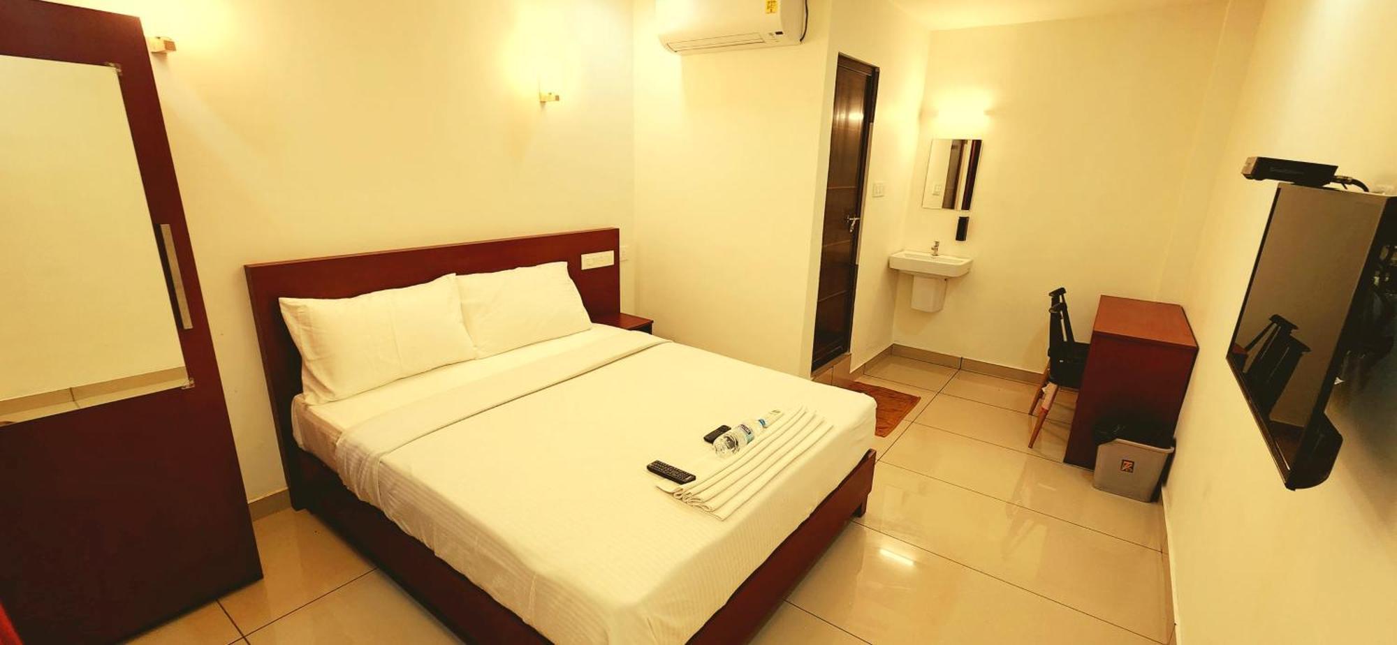 Apsara Residency Hotel Perintalmanna Buitenkant foto