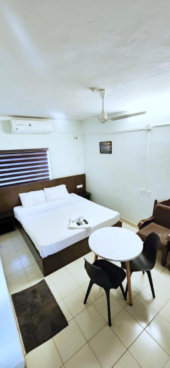Apsara Residency Hotel Perintalmanna Buitenkant foto